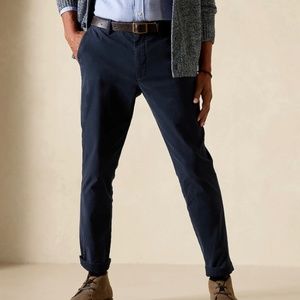 NWT Banana Republic Men’s 32x30 Navy Slim Chino Pants